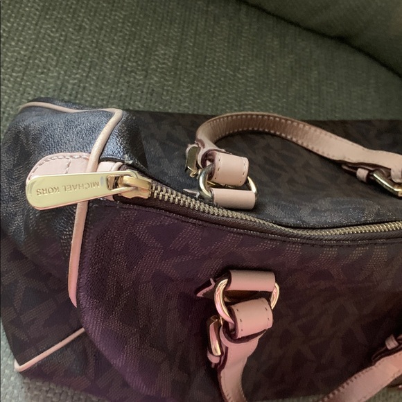 Michael Kors Grayson Satchel - Picture 13 of 16